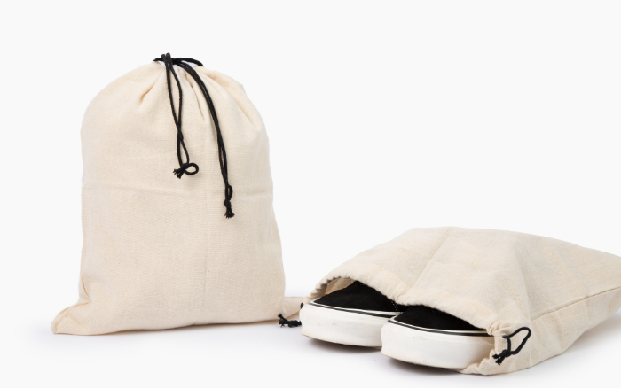 https://www.organiccottonmart.com/cdn/shop/products/Shoes-Storage-Bags-Travel_700x.png?v=1643747680